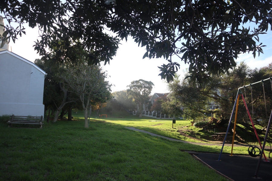 To Let 2 Bedroom Property for Rent in Gardens Western Cape